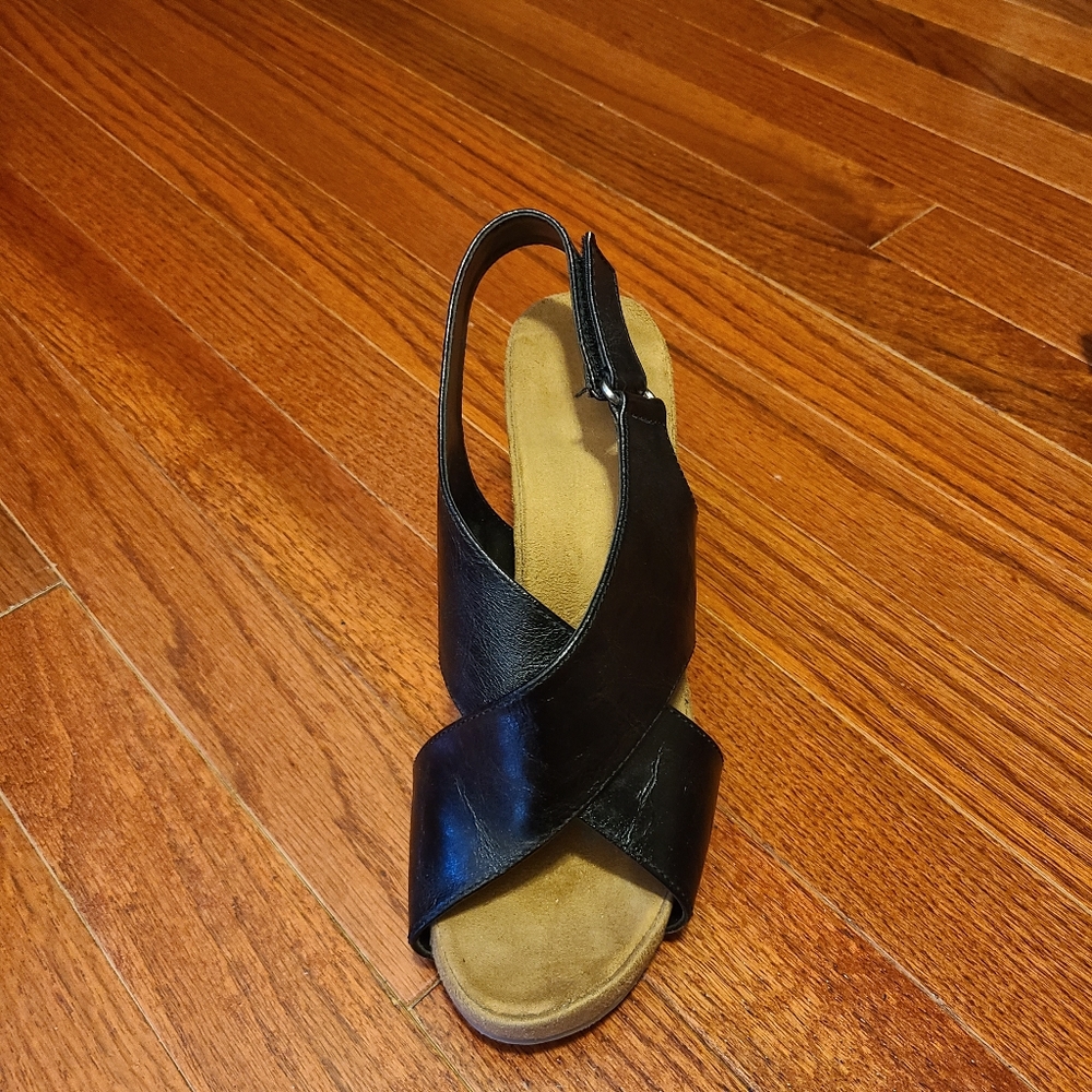 Aerosoles size 7 black wedge sandals